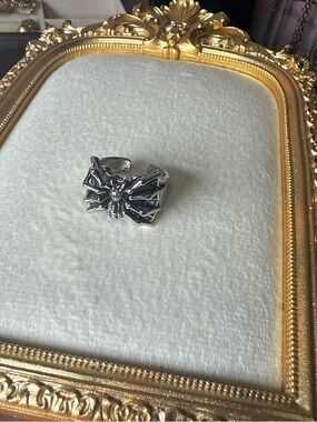 Silver Bat Statement Ring - Gothic Women's Fashion